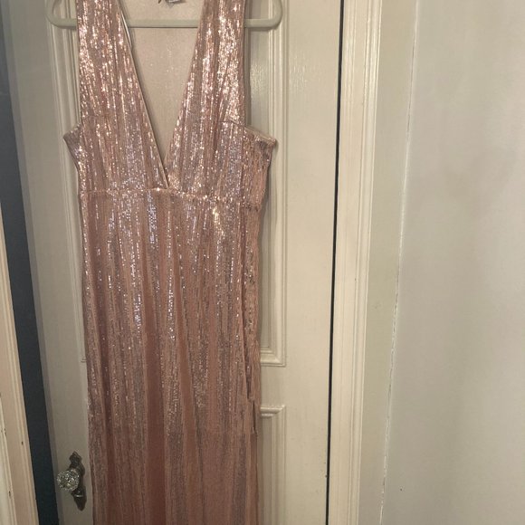 Dress - Picture 1 of 4